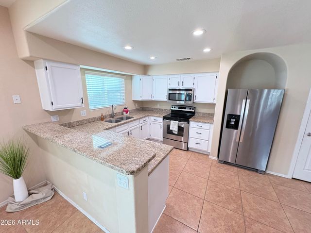 10249 N 12TH Place 2, Phoenix, AZ 85020