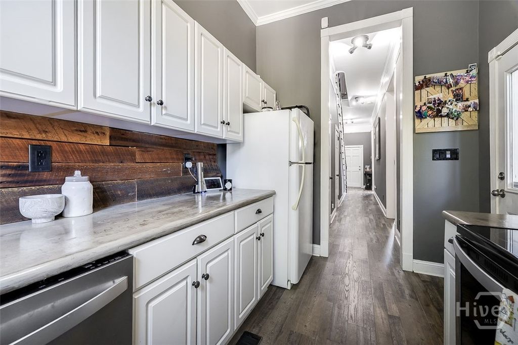 Image 18 of property listing at 522 Nicoll Street, Savannah, GA 31401