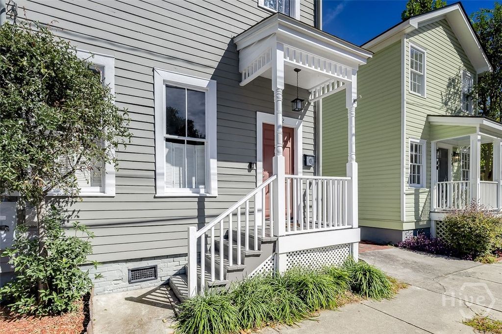 Image 3 of property listing at 522 Nicoll Street, Savannah, GA 31401