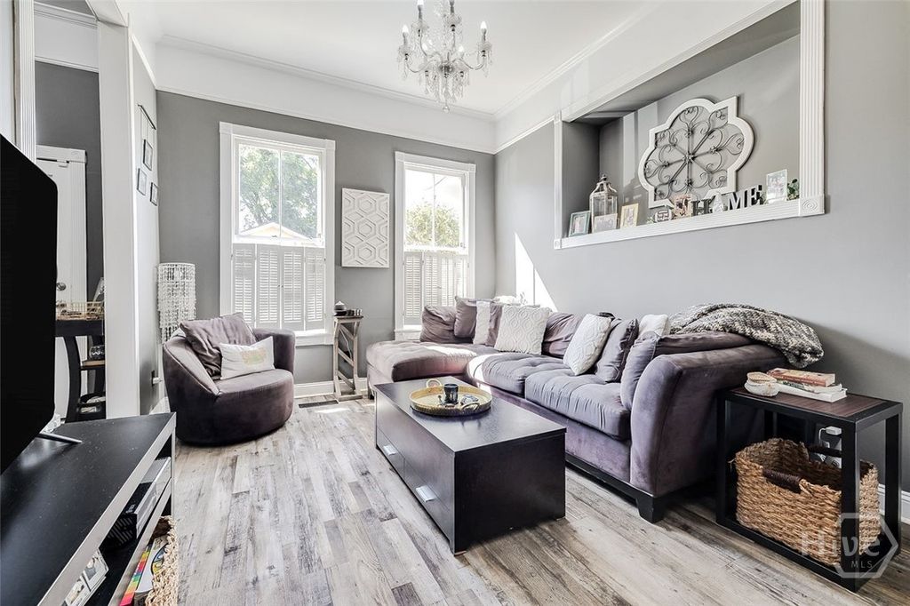 Image 8 of property listing at 522 Nicoll Street, Savannah, GA 31401