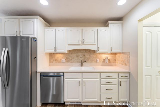 145 Stonegate Court, Spring Lake Vllg, MI 49456