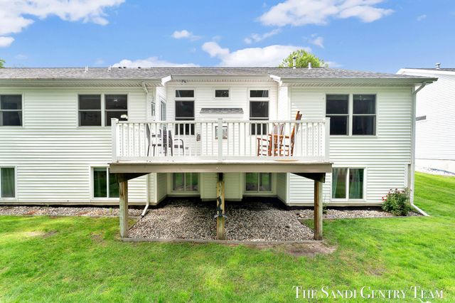 145 Stonegate Court, Spring Lake Vllg, MI 49456