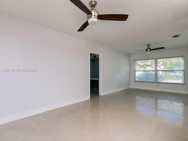 870 NE 182nd St, North Miami Beach, FL 33162