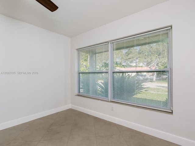 870 NE 182nd St, North Miami Beach, FL 33162