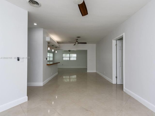 870 NE 182nd St, North Miami Beach, FL 33162
