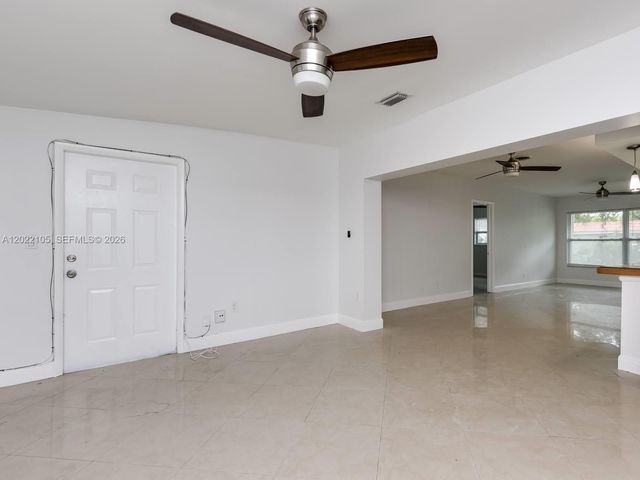 870 NE 182nd St, North Miami Beach, FL 33162