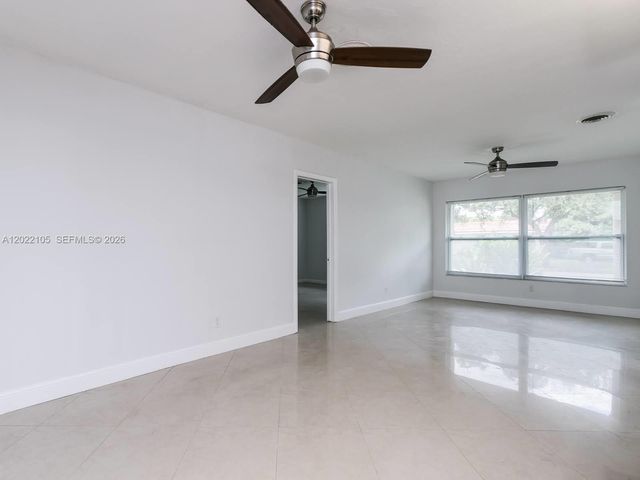 870 NE 182nd St, North Miami Beach, FL 33162