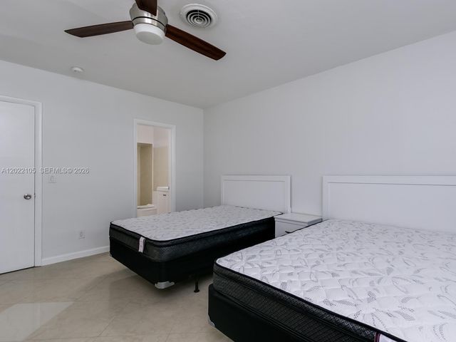 870 NE 182nd St, North Miami Beach, FL 33162