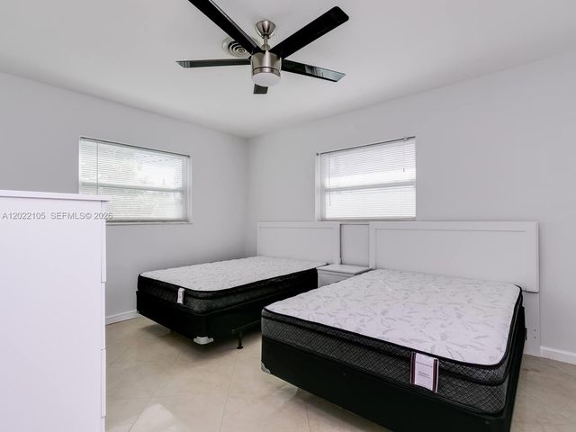 870 NE 182nd St, North Miami Beach, FL 33162