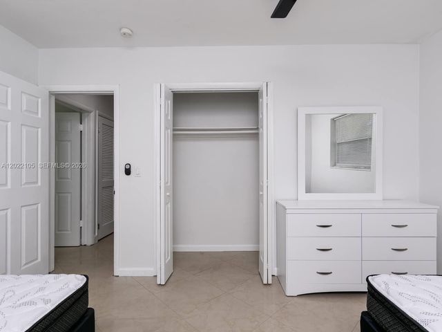 870 NE 182nd St, North Miami Beach, FL 33162
