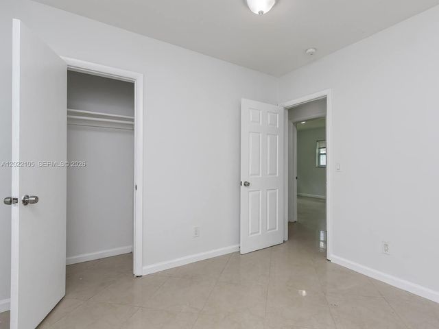 870 NE 182nd St, North Miami Beach, FL 33162