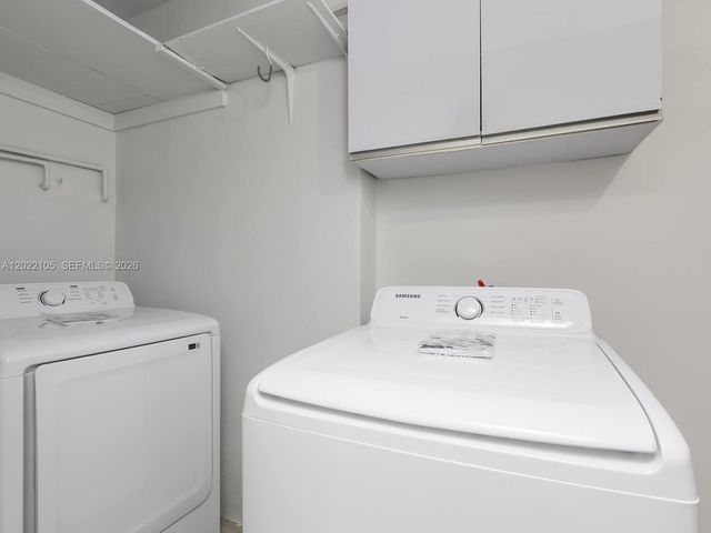870 NE 182nd St, North Miami Beach, FL 33162