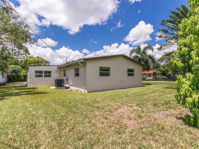 870 NE 182nd St, North Miami Beach, FL 33162