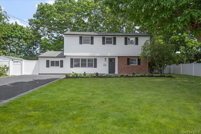 103 Bonnie Road, Oakdale, NY 11769