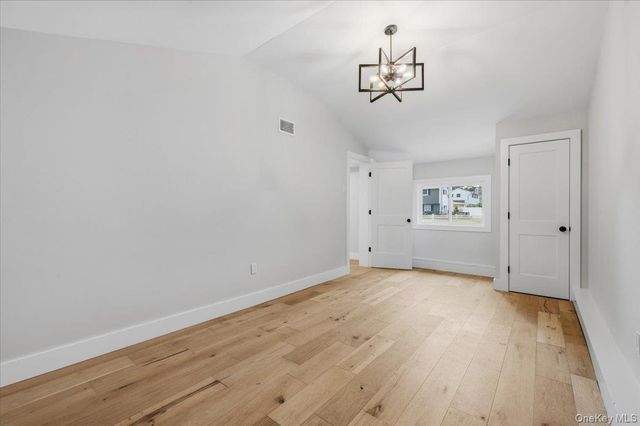 103 Bonnie Road, Oakdale, NY 11769
