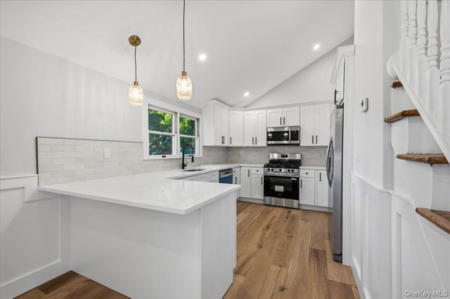 103 Bonnie Road, Oakdale, NY 11769