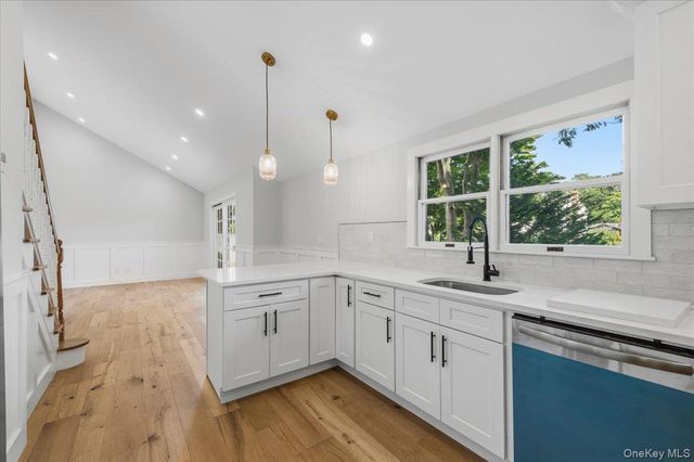 103 Bonnie Road, Oakdale, NY 11769