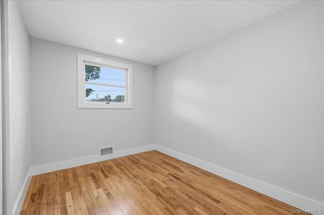 103 Bonnie Road, Oakdale, NY 11769