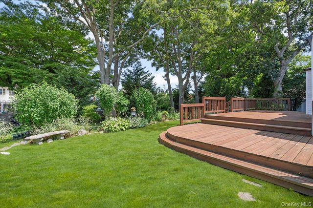 103 Bonnie Road, Oakdale, NY 11769