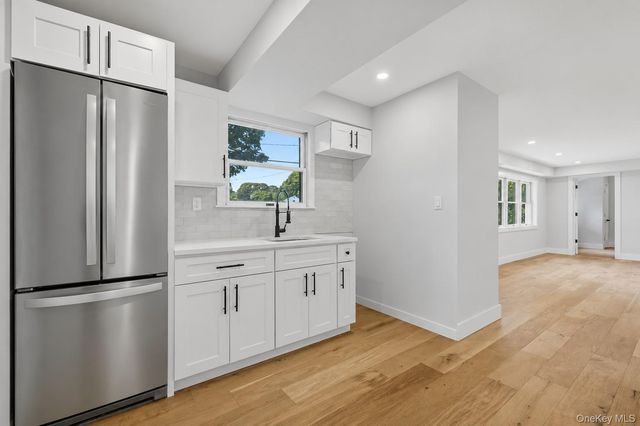 103 Bonnie Road, Oakdale, NY 11769