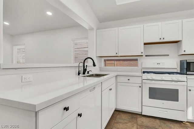 2116 Eagle Watch Drive, Henderson, NV 89012