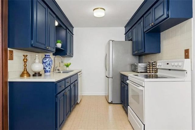 7927 Greeley Avenue, Kansas City, KS 66109