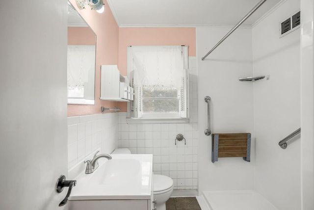 7927 Greeley Avenue, Kansas City, KS 66109