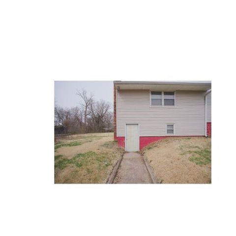 7927 Greeley Avenue, Kansas City, KS 66109