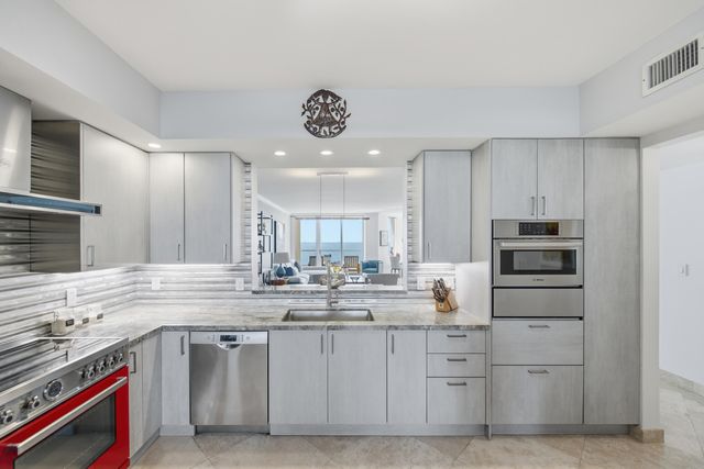 2110 N OCEAN Boulevard 9D, Fort Lauderdale, FL 33305