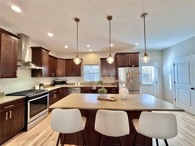 275 Holiday Road 1, Coralville, IA 52241