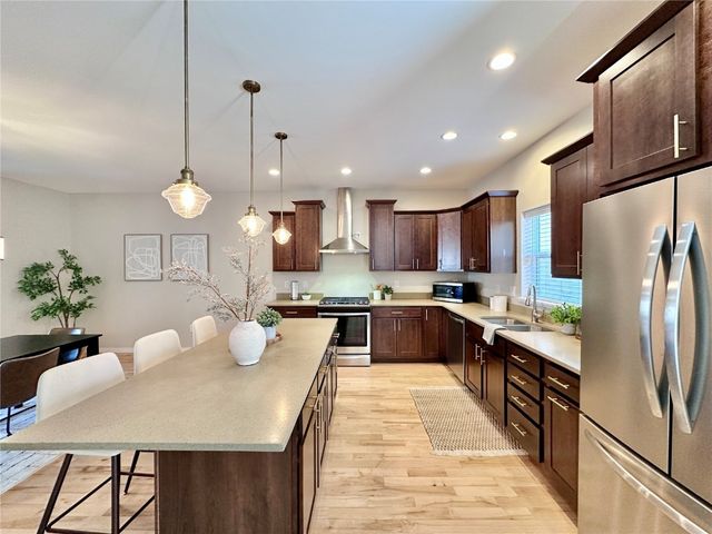 275 Holiday Road 1, Coralville, IA 52241