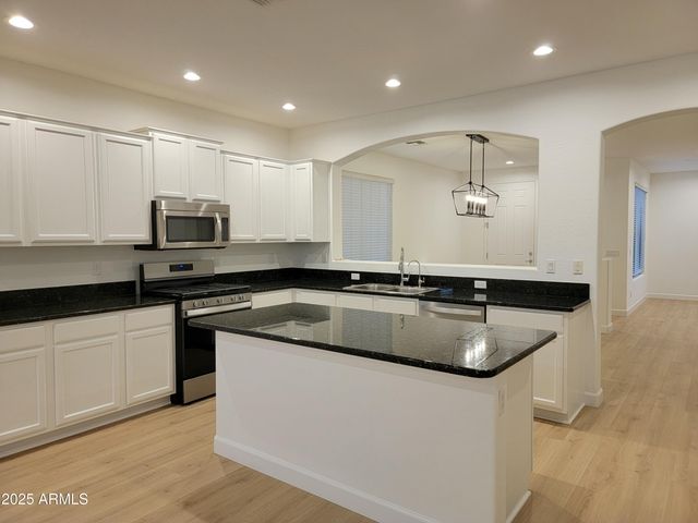6850 S Birdie Way, Gilbert, AZ 85298