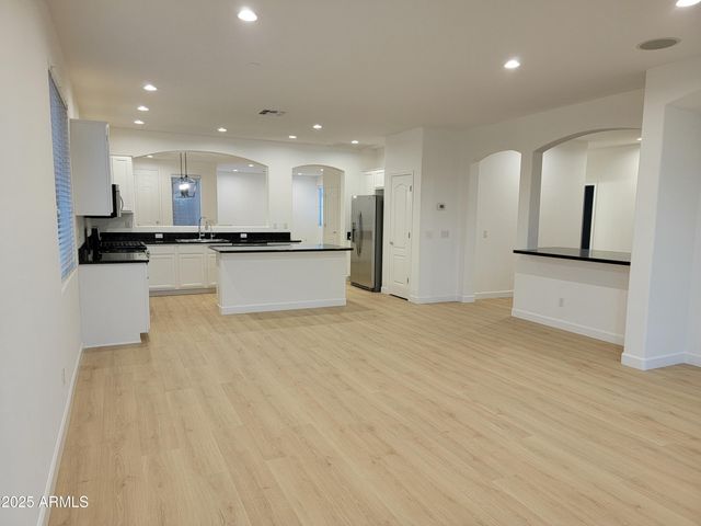 6850 S Birdie Way, Gilbert, AZ 85298