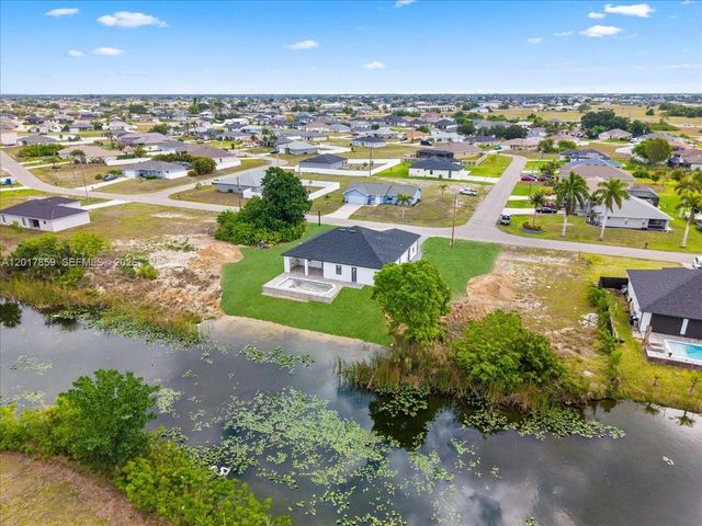 502 NE 5th PL, Cape Coral, FL 33909