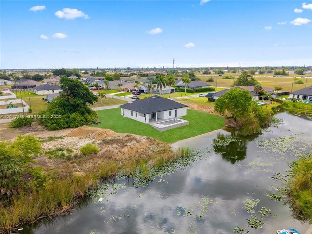 502 NE 5th PL, Cape Coral, FL 33909