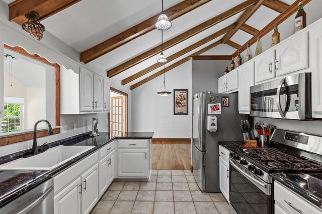 2524 Distillery Rd, Greenbrier, TN 37073