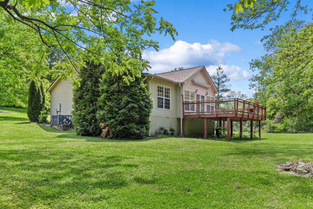 2524 Distillery Rd, Greenbrier, TN 37073