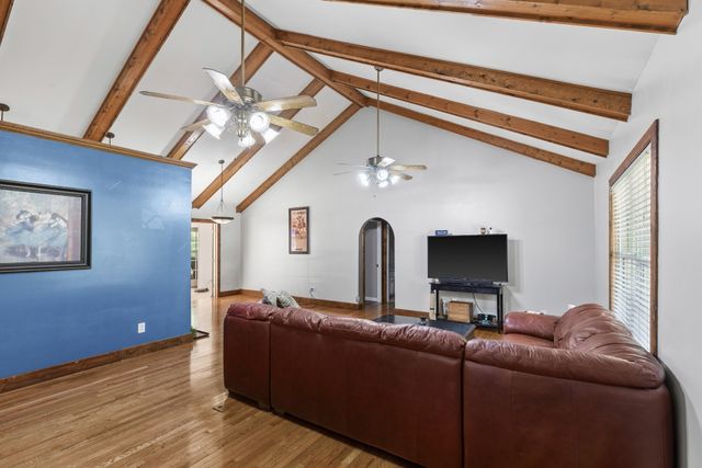 2524 Distillery Rd, Greenbrier, TN 37073