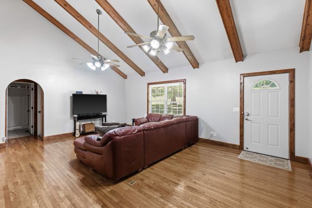 2524 Distillery Rd, Greenbrier, TN 37073