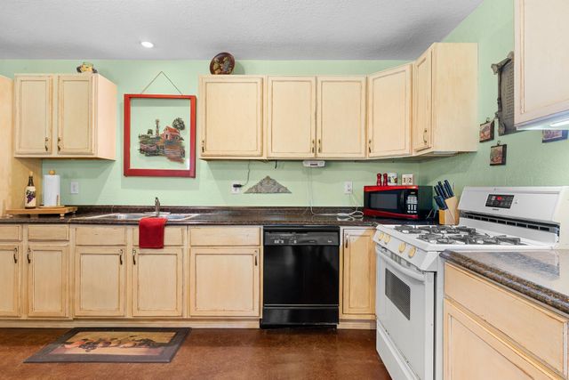 4942 Old Wagon Lane, Richards, TX 77873
