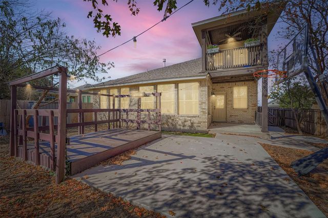 212 Great Circle CV, Austin, TX 78717