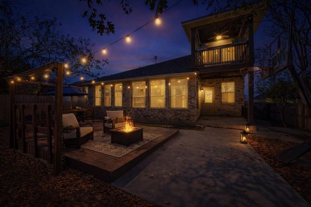 212 Great Circle CV, Austin, TX 78717