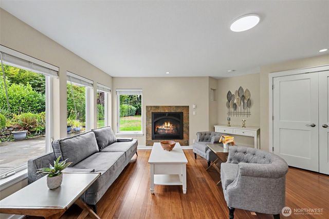 1216 88th Place NE, Clyde Hill, WA 98004