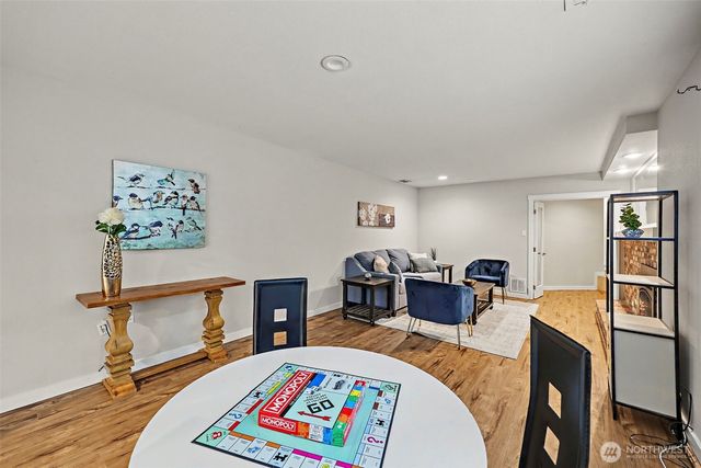 1216 88th Place NE, Clyde Hill, WA 98004