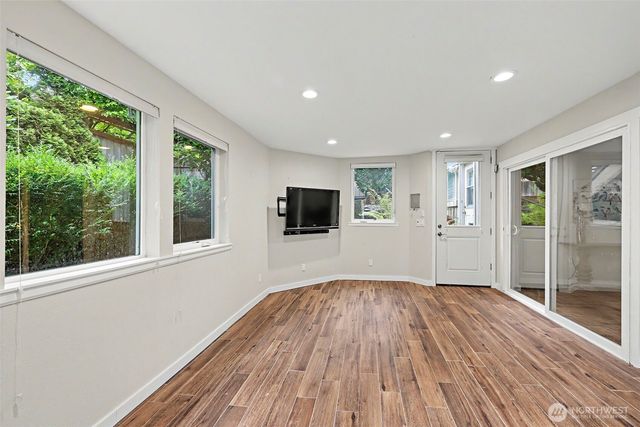 1216 88th Place NE, Clyde Hill, WA 98004