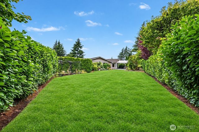 1216 88th Place NE, Clyde Hill, WA 98004