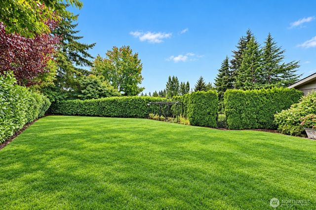 1216 88th Place NE, Clyde Hill, WA 98004