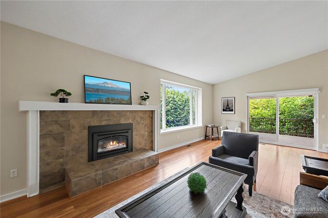 1216 88th Place NE, Clyde Hill, WA 98004