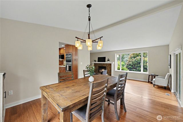 1216 88th Place NE, Clyde Hill, WA 98004