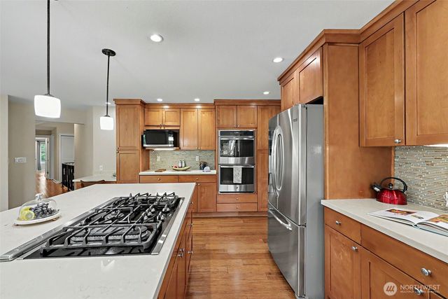 1216 88th Place NE, Clyde Hill, WA 98004